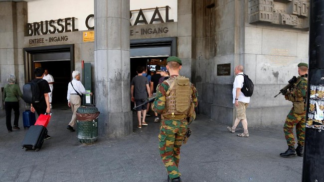 Pelaku teror di stasiun kereta Brussels, Belgia, diketahui berinisial O.Z, pria berkebangsaan Maroko dan tidak terlibat jaringan terorisme apa pun.