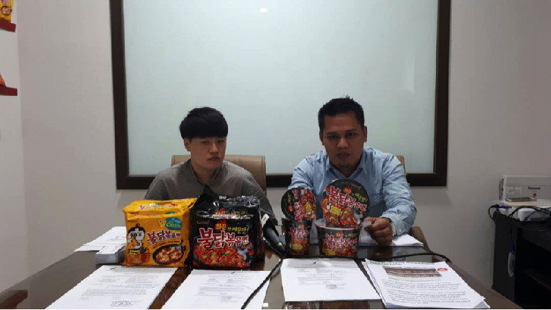 Sejak temuan BPOM mengenai Samyang varian Kimchi dan U-Dong mengandung fragmen babi, banyak orang memilih menghindari produk asal Korsel ini.