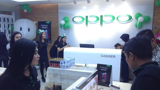 OPPO menyebut sudah meng-update beberapa tokonya dari versi 2.0 ke versi 3.0, yang diklaim mengakomodasi kebutuhan konsumen untuk eksplorasi produk.