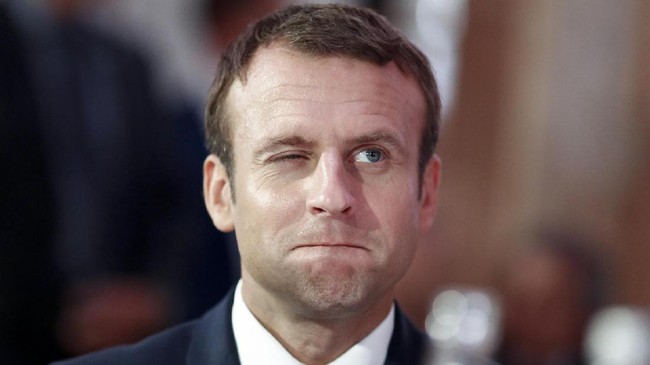 Dua komedian Rusia, Vovan dan Lexus, menjahili Presiden Prancis, Emmanuel Macron, berpura-pura menjadi Presiden terpilih Ukraina, Volodymyr Zelenskiy.