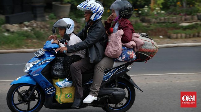 Puncak mudik diperkirakan terjadi tadi malam saat 87 ribu sepeda motor melintas di Kalimalang. Namun hari ini lalu lintas diperkirakan masih padat.