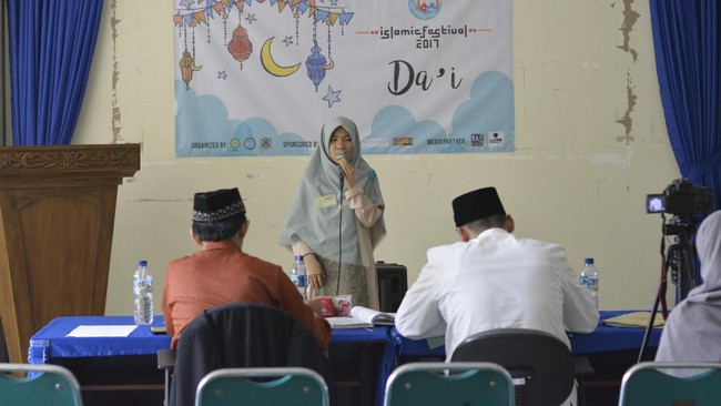 Ketika mahasiswa program studi pendidikan bahasa Inggris menggelar lomba dai muda.
