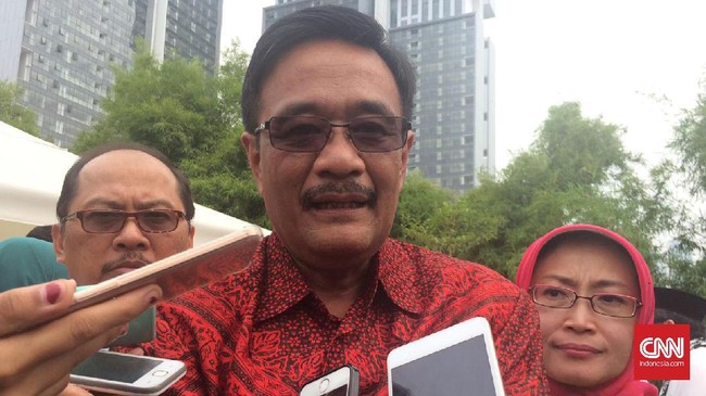 Gubernur Djarot Saiful Hidayat akhirnya telah memilih nama untuk jalan layang lingkar di kawasan Semanggi sesuai rencana yakni Simpang Susun Semanggi.