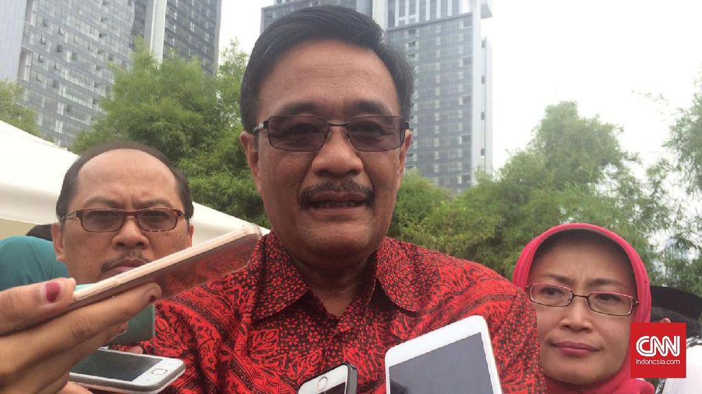 Djarot Ingin Tarif Parkir di Pinggir Jalan Lebih Mahal