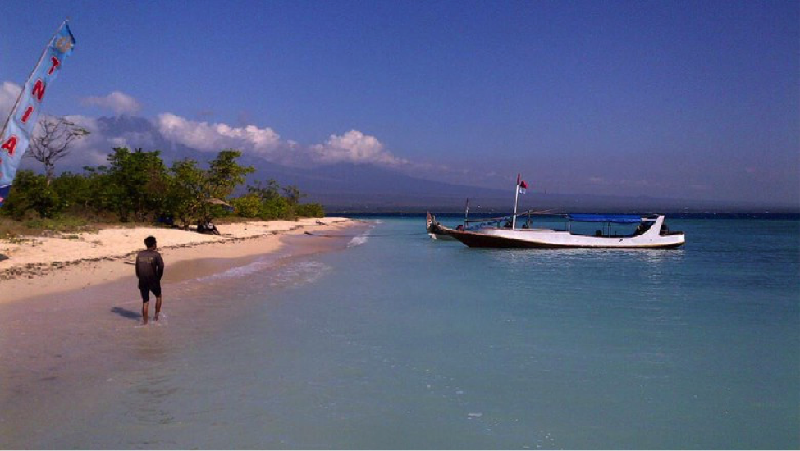Hotel bintang empat, eL Royale Hotel & Resort diresmikan di Banyuwangi oleh Menteri Pariwisata Arief Yahya dan Menteri Perdagangan Enggartiasto Lukita.