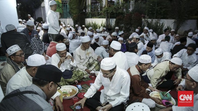 PBNU dan Muhammadiyah bereaksi atas kritikan netizen terhadap kantor BUMN yang menfasilitasi ulama-ulama yang dianggap provokator untuk mengisi kajian Ramadan.