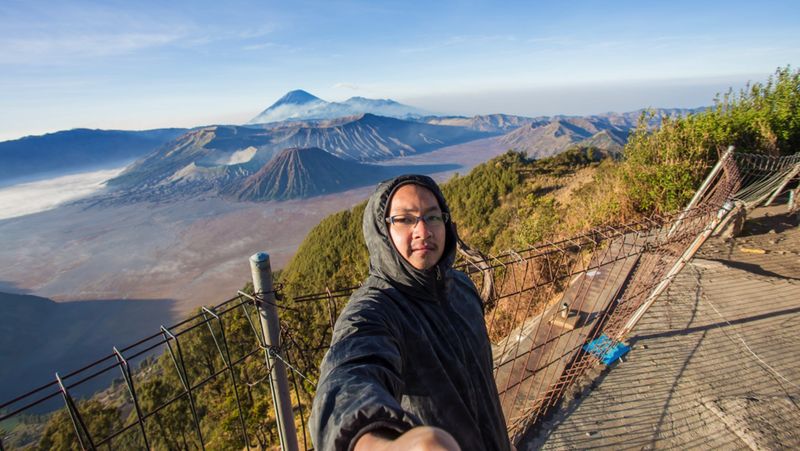 Menpar Arief Yahya mengajak masyarakat mengeksplorasi destinasi wisata di Indonesia. Caranya dengan berperan aktif dalam program Pesona Lebaran 2017.
