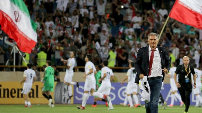 Carlos Queiroz yang pernah menjadi tangan kanan Sir Alex Ferguson saat menukangi Manchester United kini menjadi pelatih timnas spesialis lolos ke Piala Dunia.