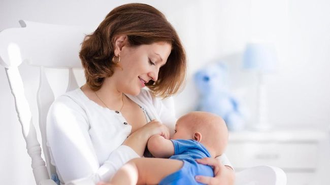 Menurut studi yang dipublikasikan dalam jurnal Pediatrics, anak yang disusui selama dua tahun atau lebih cenderung berisiko mengalami gigi berlubang.