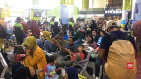 Kepadatan Arus Mudik di Stasiun Gambir