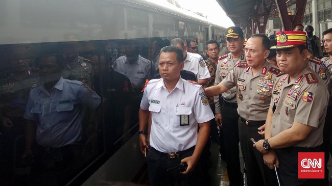 Wakapolri Komjen Syafruddin menyatakan sejauh ini laporan arus mudik relatif kondusif di semua titik. 