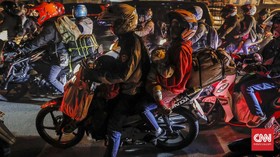 img-title Pemudik Motor di Kalimalang Mulai Ramai, Lalu Lintas Lancar