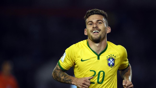 Neymar disebutkan berbicara langsung kepada Presiden Barcelona agar klub itu mempertimbangkan untuk mendatangkan Lucas Lima dari Santos, Brasil.