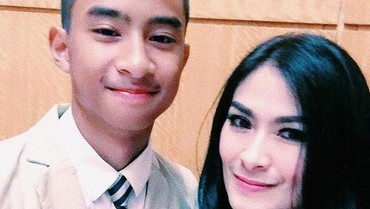 img-title Cewek Bertato Pindah Agama VS Devano Danendra Ingatkan Iis Dahlia