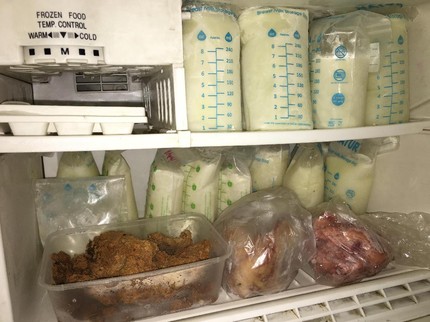 Cara Aman Simpan ASI Perah Saat Kulkas Penuh Bahan Makanan Lebaran