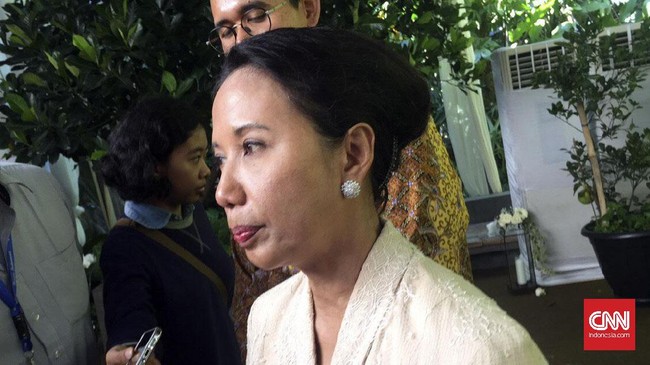 Menteri BUMN Rini Soemarno enggan menanggapi usulan sejumlah pihak untuk membuka rekaman perbincangan telepon dirinya dengan Direktur Utama PLN Sofyan Basir.