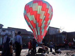 Tradisi Ngapungkeun Balon di Garut Berlangsung Sejak 1990-an