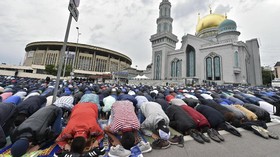 Semarak Hari Kemenangan di Benua Biru