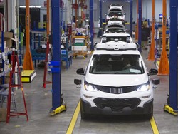 Unit Mobil Self-Driving General Motors PHK 8% Pegawai