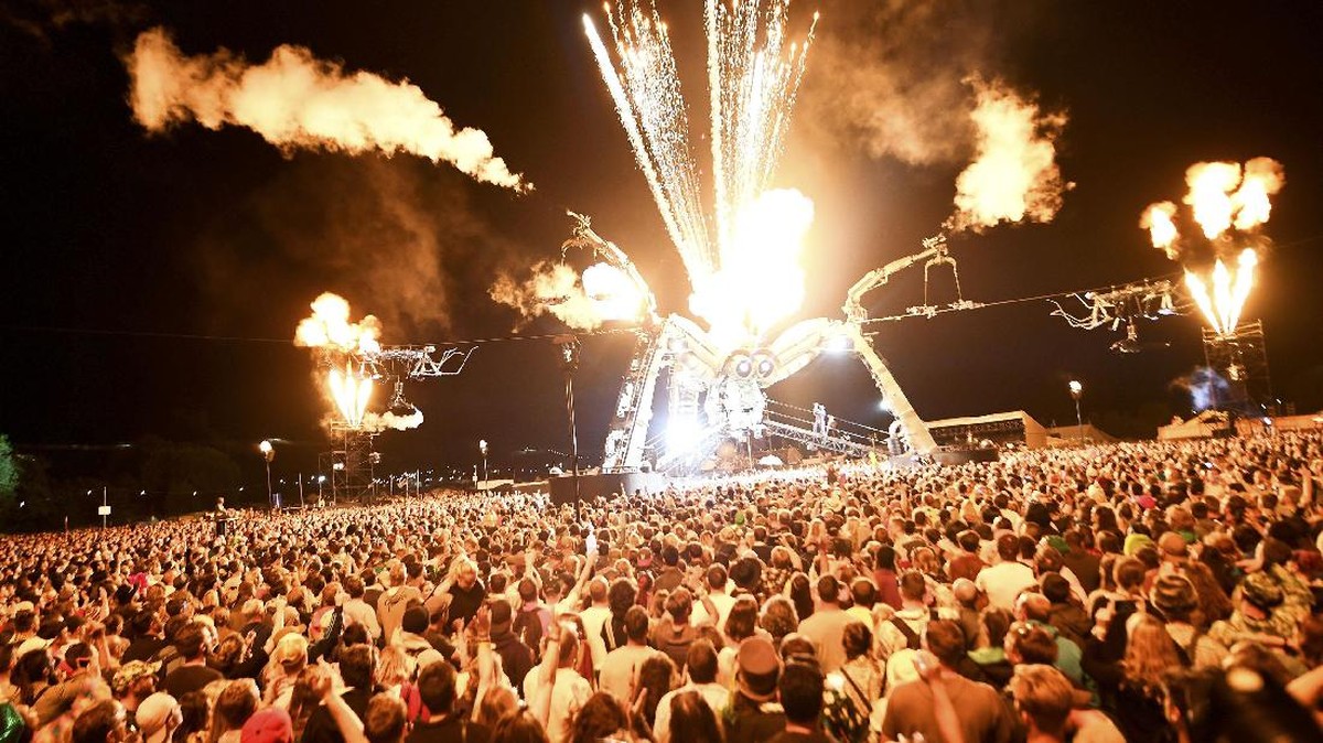 FOTO: Riuh Rendah Panggung Glastonbury 2017