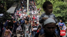 Membeludak, 60 Ribu Lebih Pengunjung Datang ke Ragunan