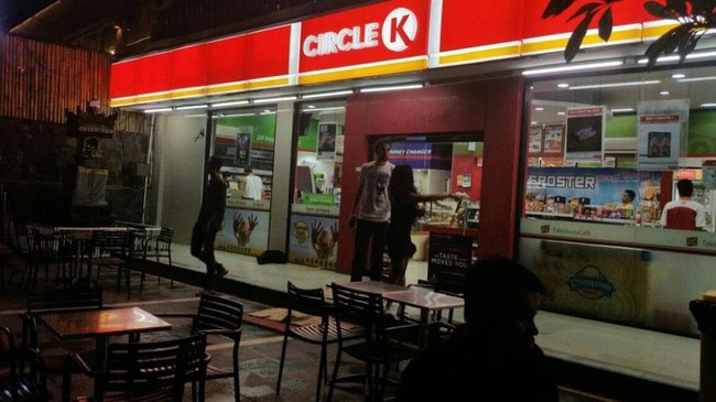 Operator toko ritel 7-eleven, Seven & I Holdings, menolak tawaran akuisisi dari Alimentation Couche-Tard, perusahaan Kanada pemilik Circle K.