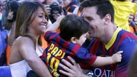 Lionel Messi Tak Terima Barang untuk Kado Pernikahan