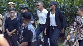 Baju Liburan Santai ala Michelle Obama di Bali