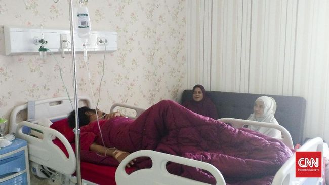Setelah dilarikan ke ICU karena serangan jantung, Senin (26/6), Hamdan ATT sudah dipindahkan ke ruang perawatan reguler per Rabu (28/6).
