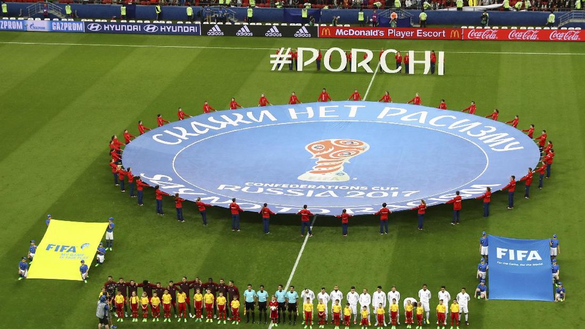 FOTO: Claudio Bravo Bungkam Timnas Portugal