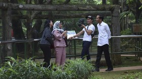 Kaesang Jokowi Lego Kaus 'Kolektor Kecebong' di Car Free Day