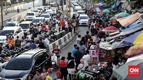 Sandi Akan Relokasi Pedagang Usai Gusur Pasar Gembrong