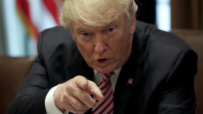 Trump mengatakan, Kim Jong-un akan sangat menyesal jika benar-benar menjalankan rencananya untuk menembakkan rudal ke wilayah Amerika Serikat atau sekutunya.