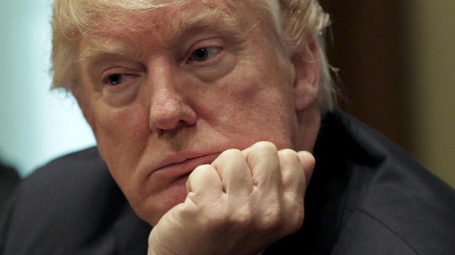 Dua orang sumber menyebut Presiden Trump menginginkan lebih banyak dokumen pembunuhan Kennedy bisa diungkap ke publik.