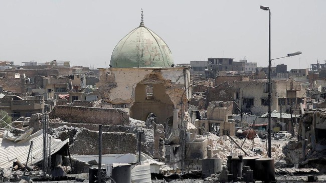Militer Irak mengumumkan mereka telah merebut masjid Al-Nuri di Mosul, tempat pemimpin besar ISIS Abu Bakr al-Baghdadi mengumumkan kekhalifahannya.