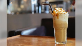 Es Kopi di Gerai Populer Inggris Mengandung Bakteri Coliform