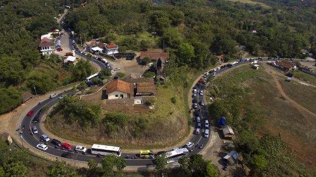 90 persen akses jalan menuju objek wisata di Kabupaten Garut sudah bisa dilewati kendaraan dengan mudah dan aman.