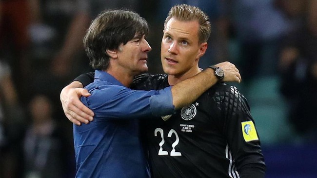 Mantan kiper Timnas Jerman, Oliver Kahn, yakin kiper Barcelona, Marc-Andre Ter Stegen, layak menggantikan Manuel Neuer di Timnas Jerman.