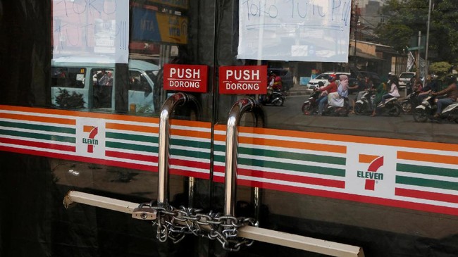 Pemegang hak waralaba gerai 7-Eleven menunggak Rp200 miliar kepada 50 perusahaan pemasok barang (supplier).