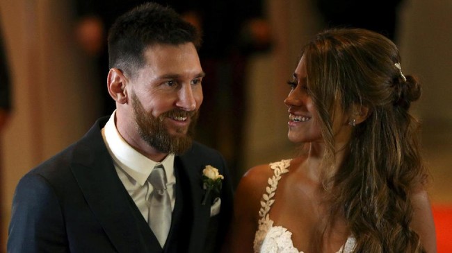 Penyerang bintang Barcelona, Lionel Messi, mengatakan sepak bola bukan hal utama dalam hidupnya meski ia menginspirasi banyak orang.
