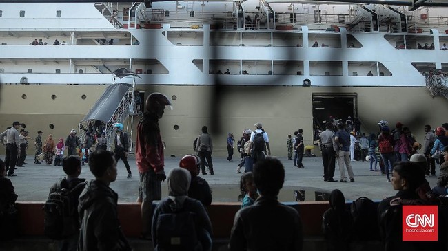 Penambahan armada akan ditempatkan pada rute-rute yang dinilai ramai dari tujuh rute pengiriman barang (tol laut) yang saat ini dilayani Pelni.