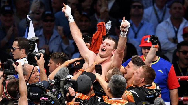 Jeff Horn langsung mengutarakan tantangan pada Floyd Mayweather Jr. usai ia menang atas Manny Pacquiao.