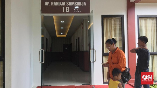 Dua anggota Brimob korban aksi penikaman oleh orang tak dikenal di Mesjid Falatehan saat ini stabil setelah menjalani operasi.