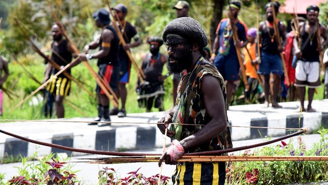 Badan Pengawas Pemilu (Bawaslu) RI menerima laporan terjadinya keributan antar pendukung pasangan calon nan berkontestasi di Pilkada Puncak Jaya, Papua Tengah.