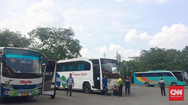 Uji kelayakan di Terminal Kampung Rambutan sudah dilakukan sejak pertengahan bulan lalu. Namun dari total 173 bus, hanya 18 armada saja yang dinyatakan lulus.