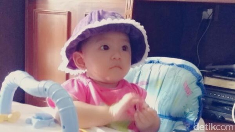 Untuk melatih anak berjalan, dianjurkan nggak sih pakai baby walker?