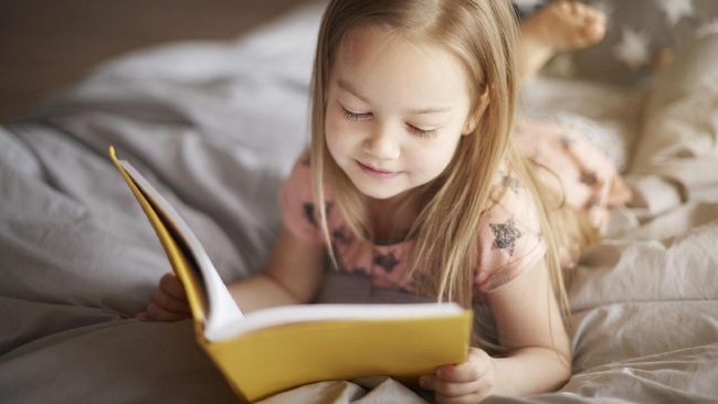 Untuk anak usia di bawah tujuh tahun, dongeng fabel masih cocok. Namun itu tidak lagi relevan untuk anak sekolah dasar maupun menengah pertama.