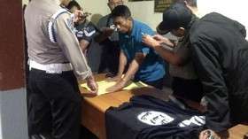 Bendera ISIS Terpasang di Pagar Polsek Kebayoran Lama