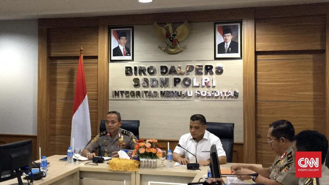 Asisten Kapolri Bidang SDM Irjen Arief Sulistyanto menilai AKBP Heru Pramukarno sebagai Kapolres tak cermat menganalisis situasi kericuhan di Tanjung Luwuk.