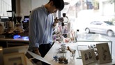 Barista Korsel Pikat Penggemar Kopi dengan 'Creamarts' Seorang Barista asal Korea Selatan mengubah kebiasaan minum kopi menjadi luar biasa karena seni lukisnya di atas secangkir kopi.